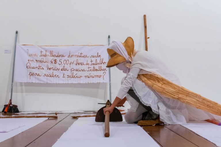 Artista visual realiza residência artística em museu e circulação em cidades da região