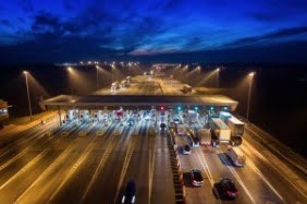 ABCR: fluxo de veículos em estradas com pedágio sobe 2,1% em março ante fevereiro