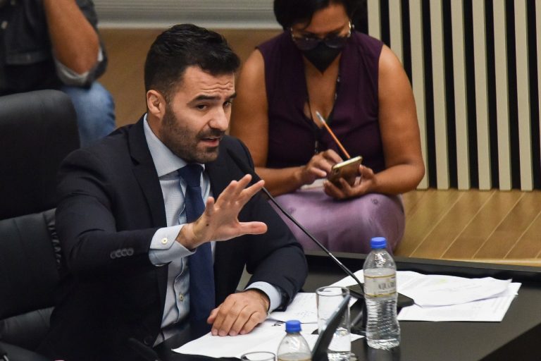 Arthur do Val decide renunciar ao mandato na Assembleia de SP