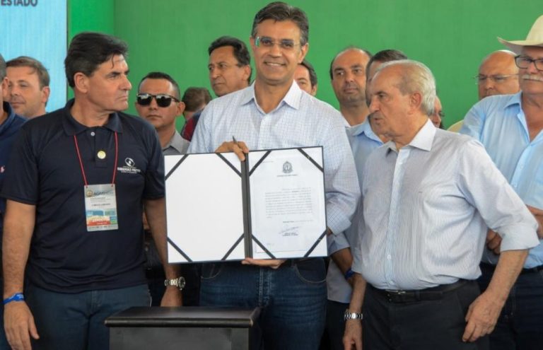 Visita do governador à Agrishow veio com pacotes de lançamentos de programas e entregas de produtos