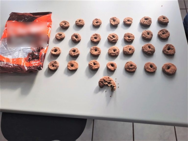 Rosquinha sabor cadeia: Pai envia maconha para o filho dentro de rosquinhas