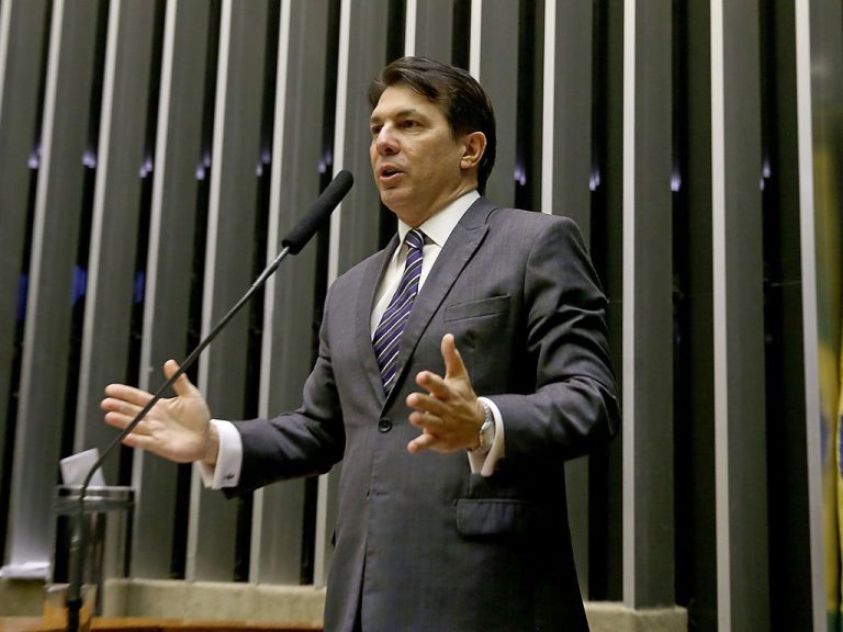 Comissões: Câmara oficializa Arthur Maia como novo presidente da CCJ