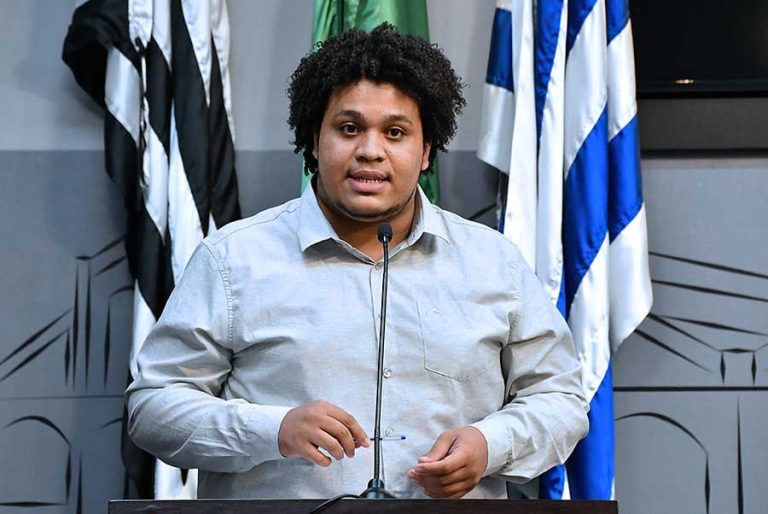 Vereador Wesley da Dialogue critica projeto de lei que proíbe a instalação de banheiros multigêneros em Araçatuba