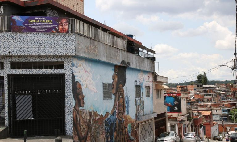 Favelas movimentam quase R$ 181 bilhões no Brasil por ano
