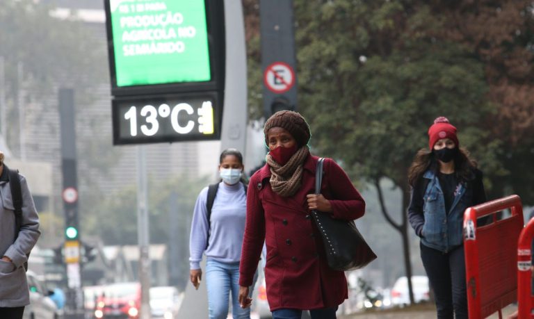 Frente fria avança e feriado será de queda da temperatura