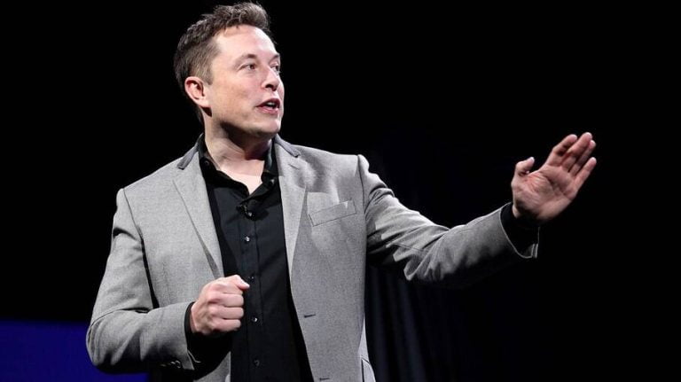 Elon Musk fecha compra do Twitter por US$ 44 bilhões