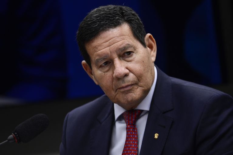 No Dia do Exército, Mourão volta a chamar golpe de 64 de ‘Revolução Democrática’