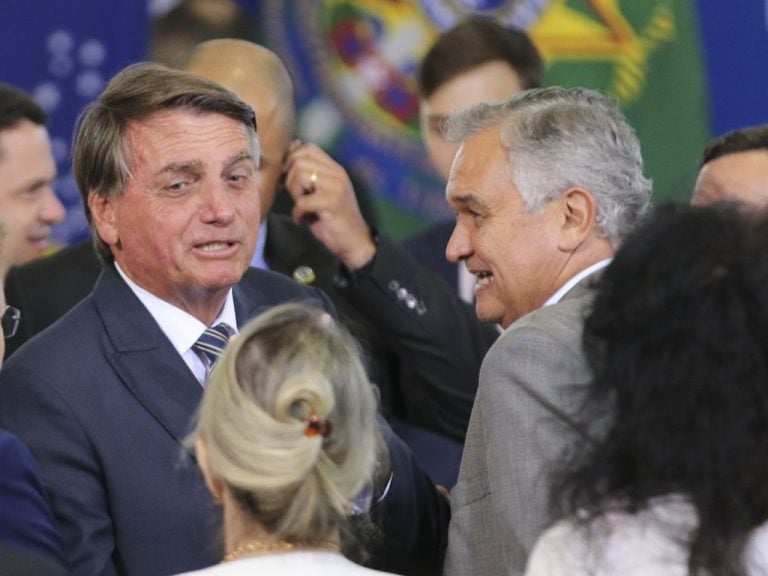 Bolsonaro diz que Brasil tem chefe do Executivo que mente