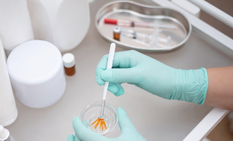 Cientistas do Reino Unido rejuvenescem em 30 anos pele de mulher de 53 anos