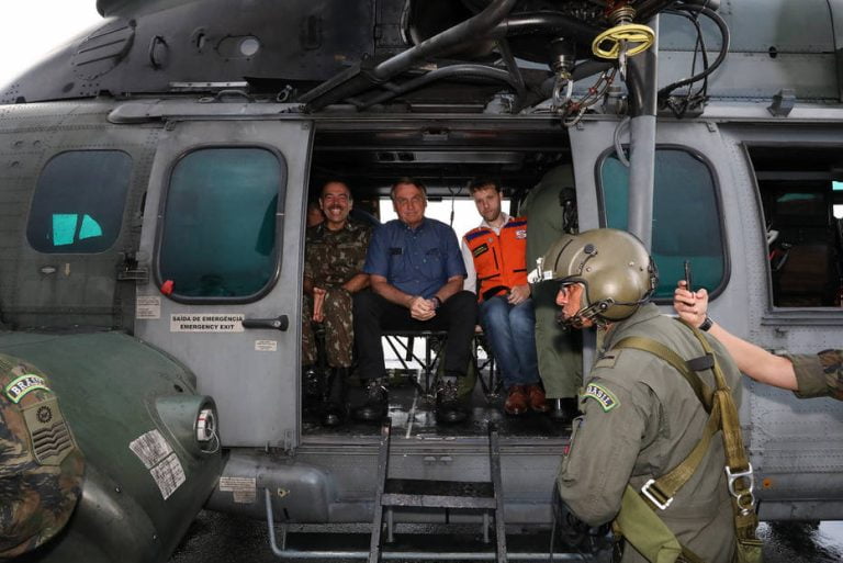 ‘Catástrofes acontecem’, diz Jair Bolsonaro depois de sobrevoar Recife