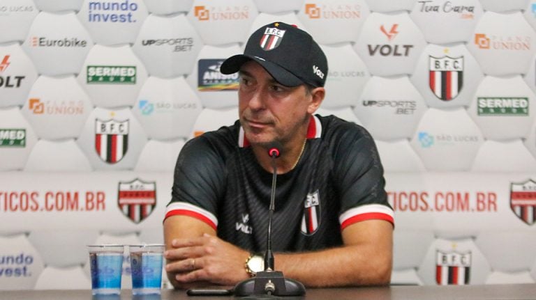 Vem goleada aí? Paulo Baier é apresentado e promete Botafogo ofensivo