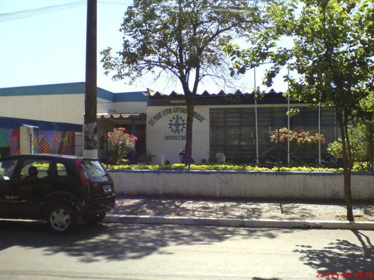 Escola estadual tem aulas suspensas depois de surto de Covid-19