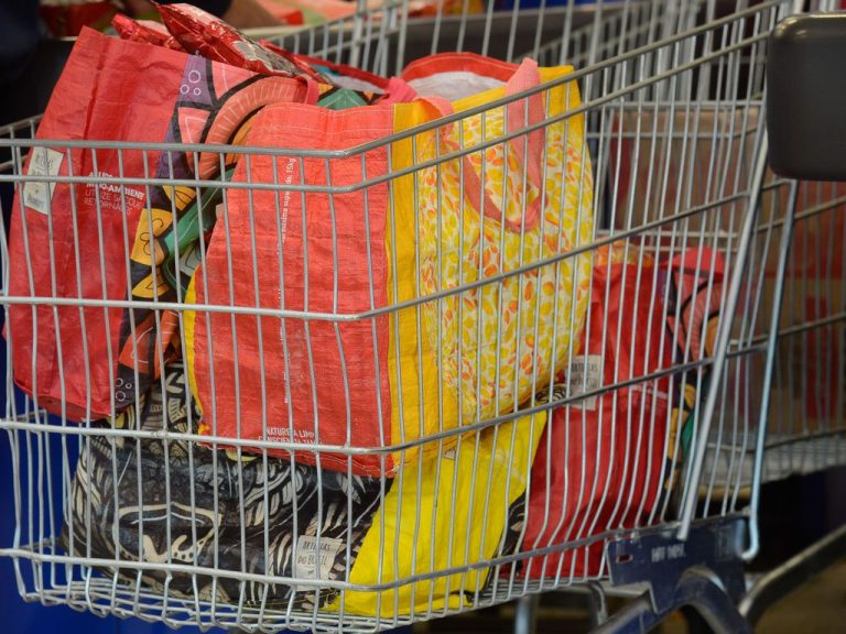 Governo zera imposto de importação de alimentos