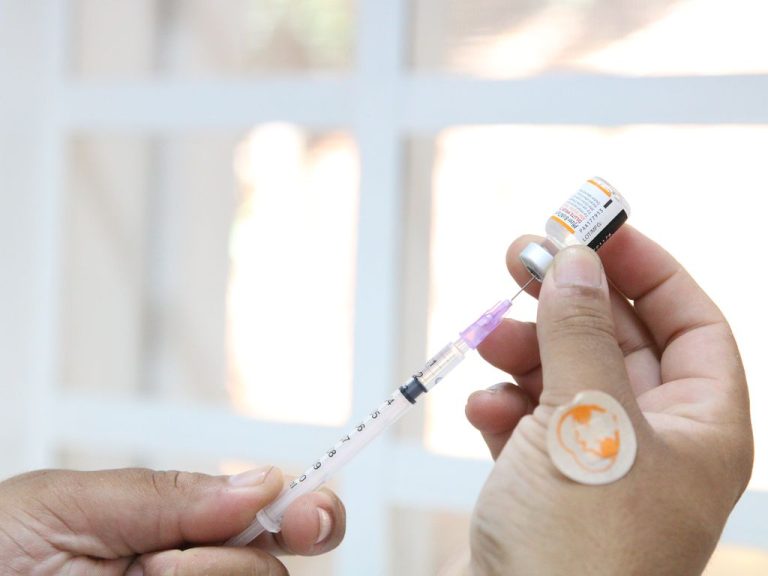 Bolsonaro revoga decreto que criou comitê de enfrentamento da covid