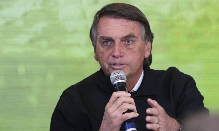 Bolsonaro oficializa candidatura à reeleição em convenção do PL