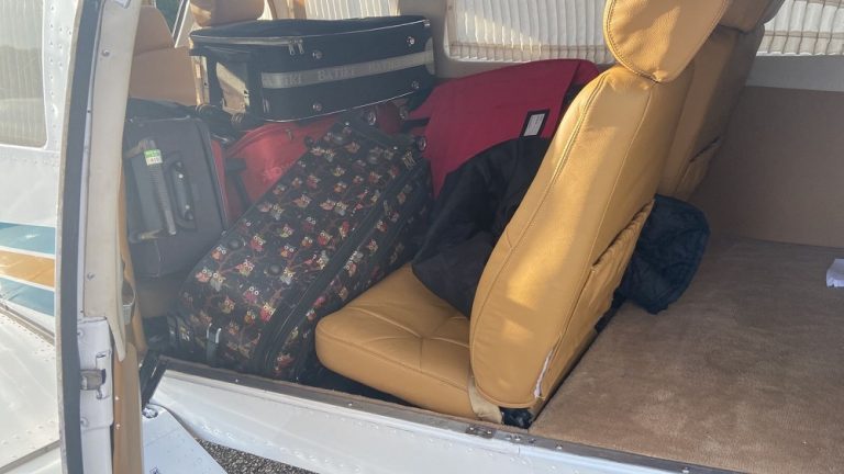 Polícia de Jaboticabal em conjunto com a polícia de Tocantins interceptam avião com 220 quilos de pasta de cocaína