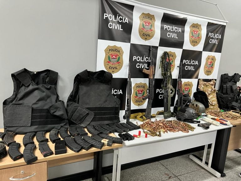 Polícia civil apreende arsenal que teria sido usado no roubo à CEF em Itajubá (MG)