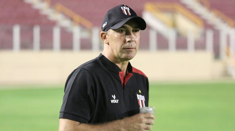 Paulo Baier tem quatro desfalques para o confronto com a Aparecidense