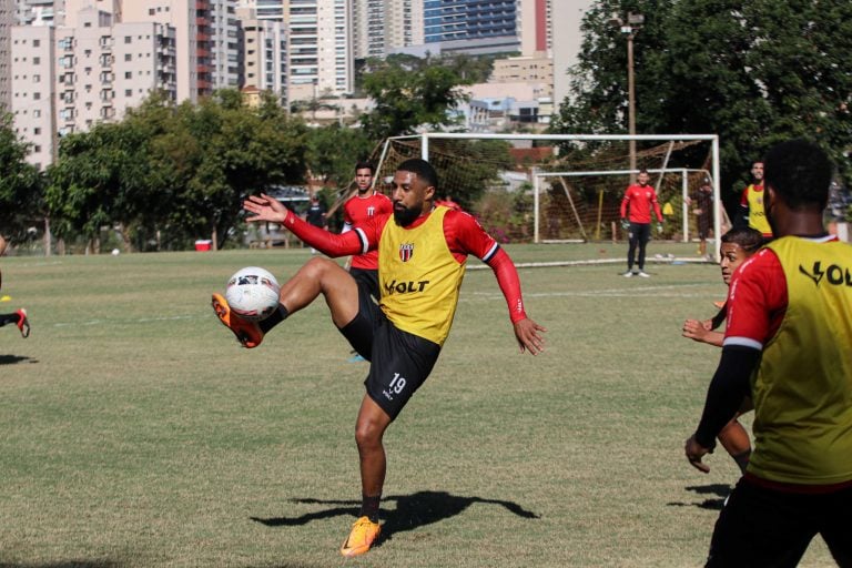 Jogo dos aflitos: Botafogo e Vitória entram em campo com apenas um pensamento: vencer