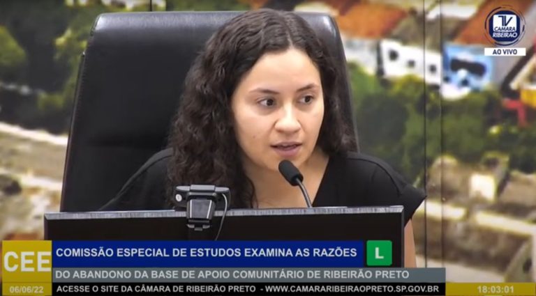 Sem mandato, ‘covereadora’ preside reunião de comissão na Câmara