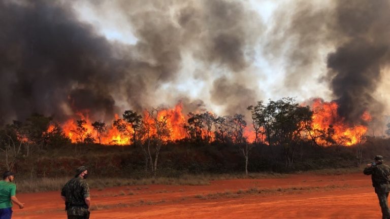 Alerta: PM Ambiental já apreendeu 60 balões. Risco de incêndios é grande
