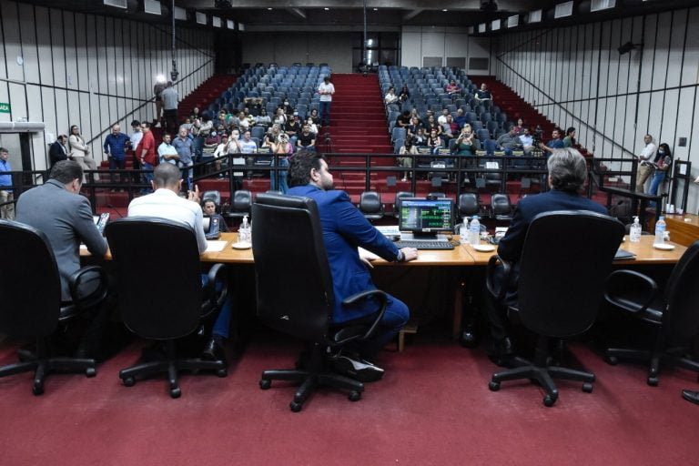 Câmara deve votar projeto que regulamenta ferros-velhos até a próxima semana