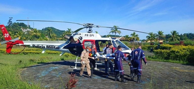PM resgata três pessoas perdidas em área de mata de Ilhabela