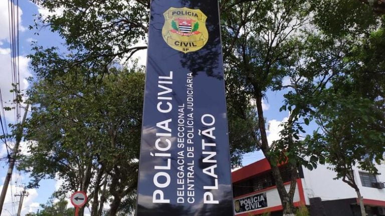 Filho bate no pai por maconha jogada no lixo