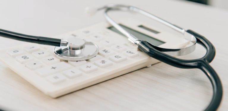 Hospitais registram atraso bilionário de pagamento por planos de saúde