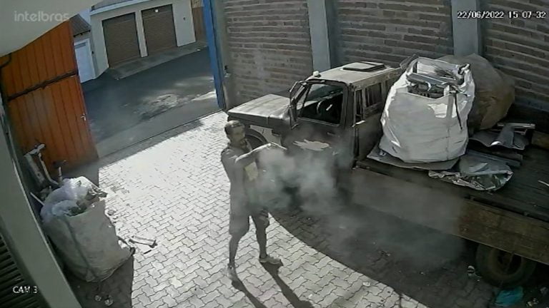 Vídeo: Criminoso leva o TERROR para vítimas na rua Taubaté