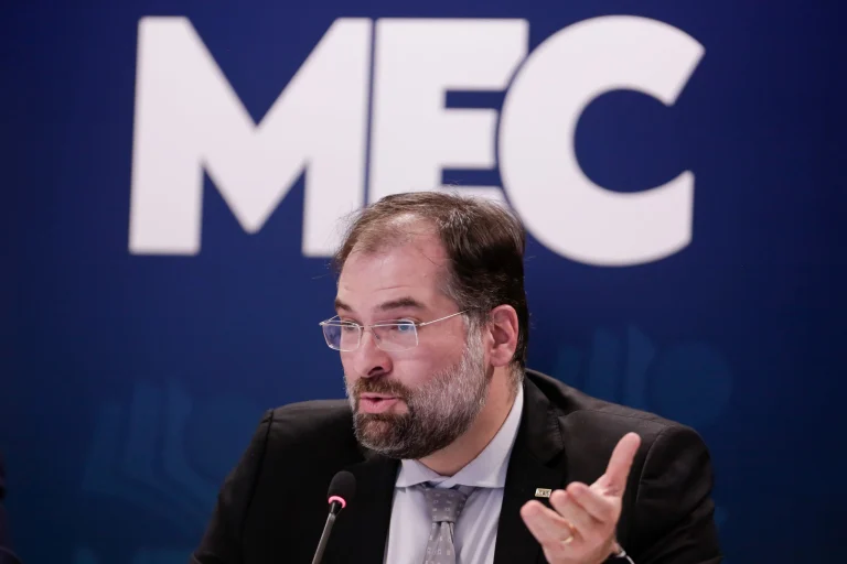 Ministro da Educação anuncia saída de Danilo Dupas da presidência do Inep