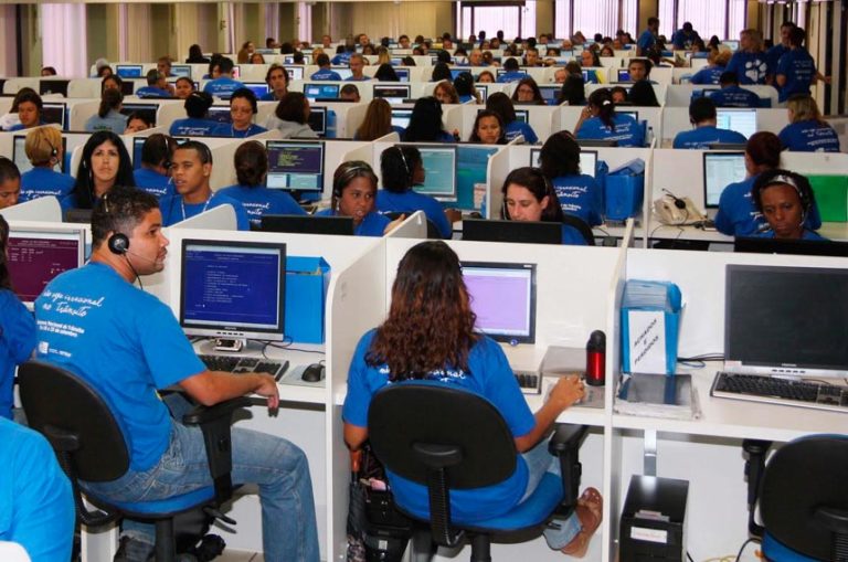 Pra galera sem experiência: Call Center abre 150 vagas de primeiro emprego na região
