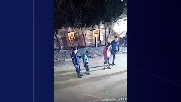 Vídeo: GCM prende dois suspeitos tentando furtar fios em creche da Vila Virgínia