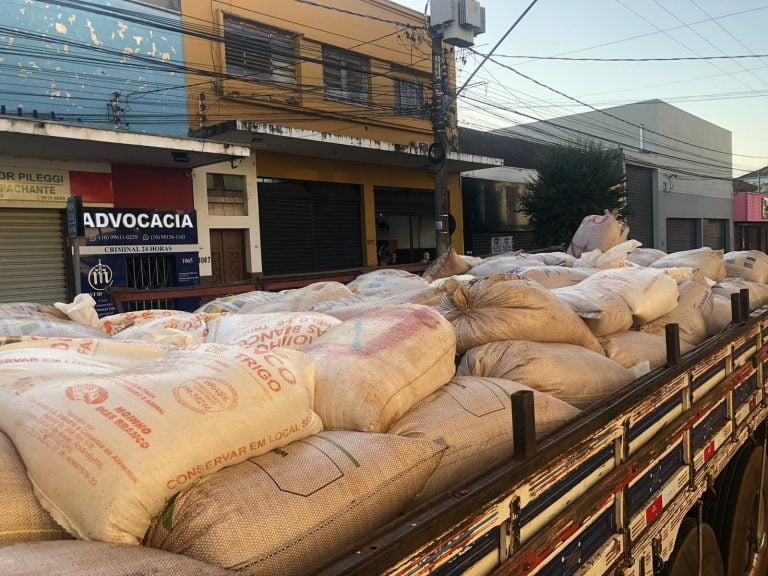 Carga amarga: Polícia apreende caminhão com 11 toneladas de açúcar furtado