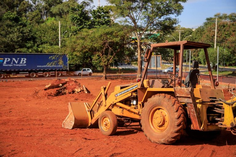 Agora vai: Obra da Clínica Veterinária gratuita é iniciada