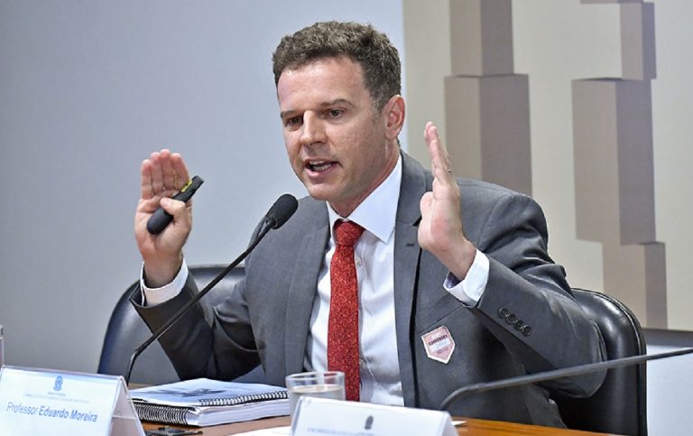 Movimento recolhe assinaturas para limitar juros bancários