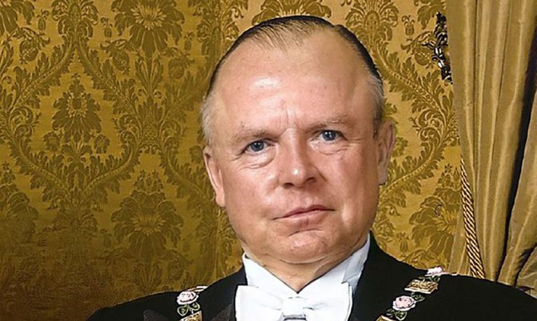 Luto na monarquia brasileira: morre o bisneto da Princesa Isabel