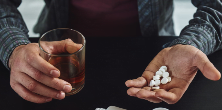 Pílula anti-ressaca vendida no Reino Unido acaba em 1 dia