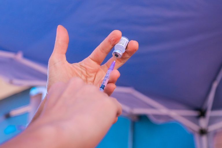 Mutirão no feriado atualiza esquema vacinal de 12 mil ribeirão-pretanos