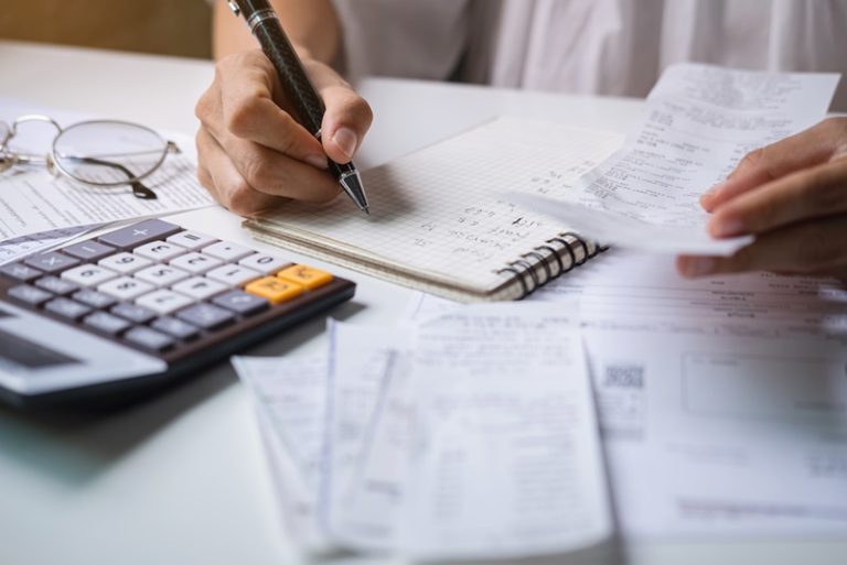 Um em cada 4 brasileiros não consegue pagar as contas