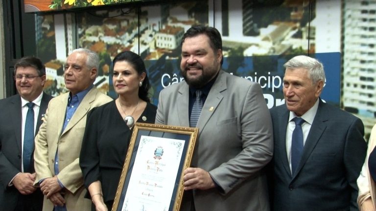 Vídeo | Futura presidente da ACIRP recebe título de Cidadã Emérita na Câmara Municipal de Ribeirão Preto