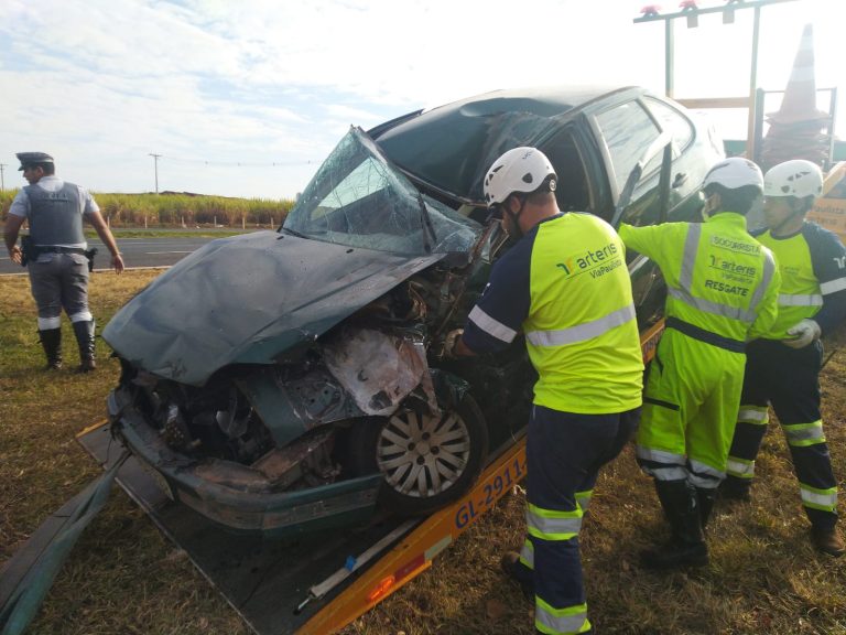 Idoso de 91 anos fica ferido após acidente envolvendo caminhão na rodovia Cândido Portinari
