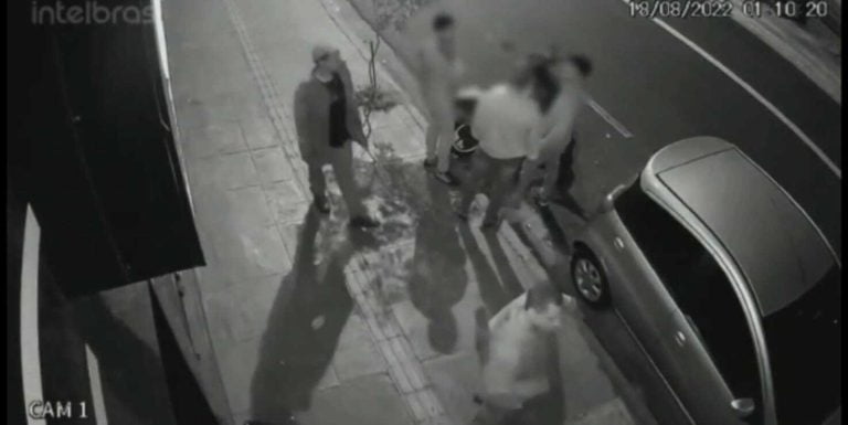 Vídeo: Jovens são assaltados na avenida do Café