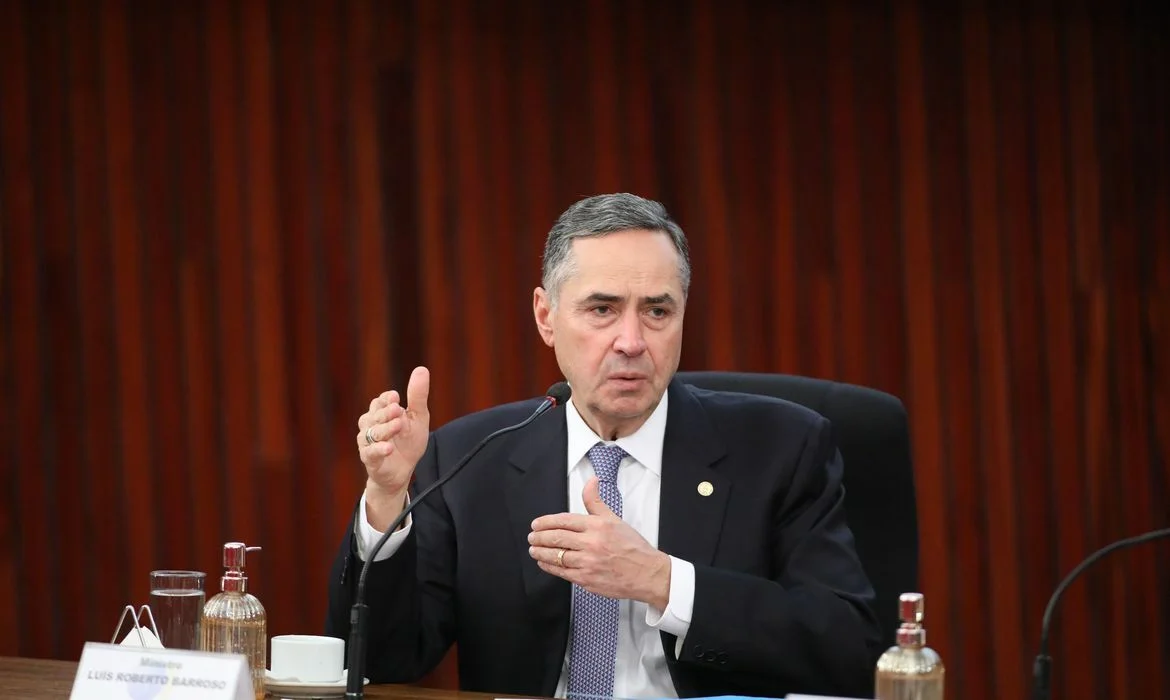Medida polêmica: Ministro do STF suspende aplicação do piso nacional da enfermagem