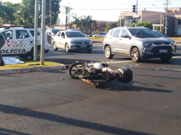 Motociclista morre em acidente na avenida Presidente Vargas