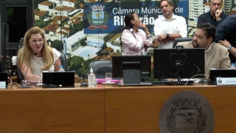 Vai cair! Assessora que ‘esqueceu’ procuração para gerir empresa deve deixar o cargo