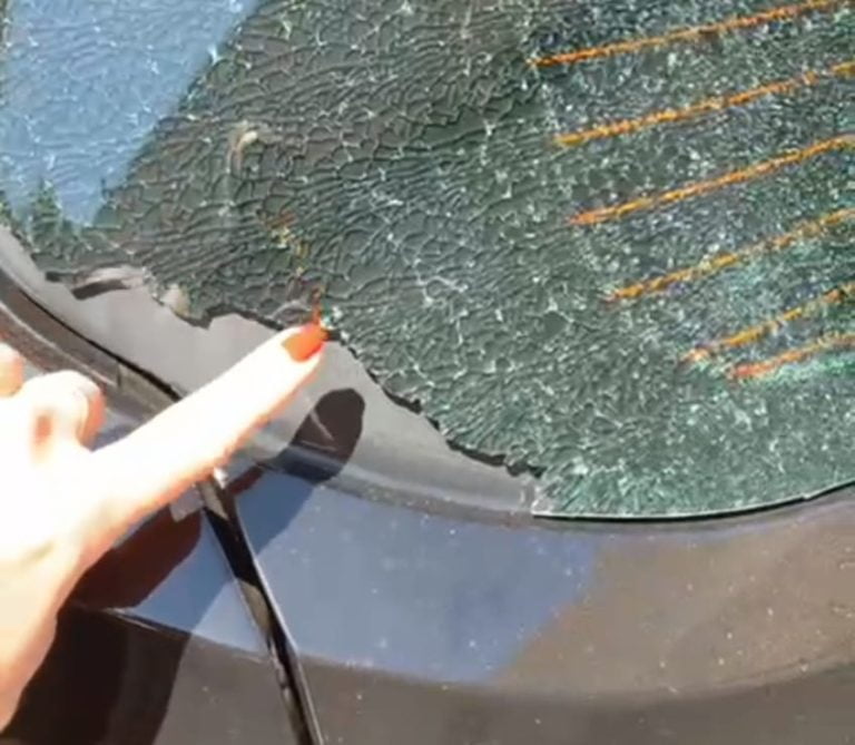 Tentativa de assalto tem carro baleado com mulher e duas crianças no seu interior