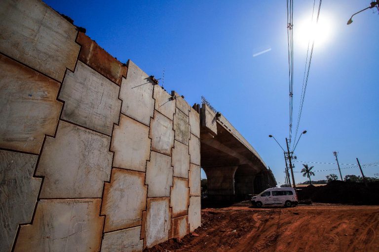 Prefeitura rescinde o segundo contrato e construção de viadutos na Zona Norte é paralisada de novo