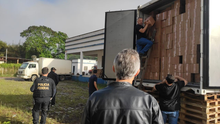 Agora é a vez da manteiga: Operação Alcanos investiga fraudes na produção e comercialização de laticínios em Minas Gerais