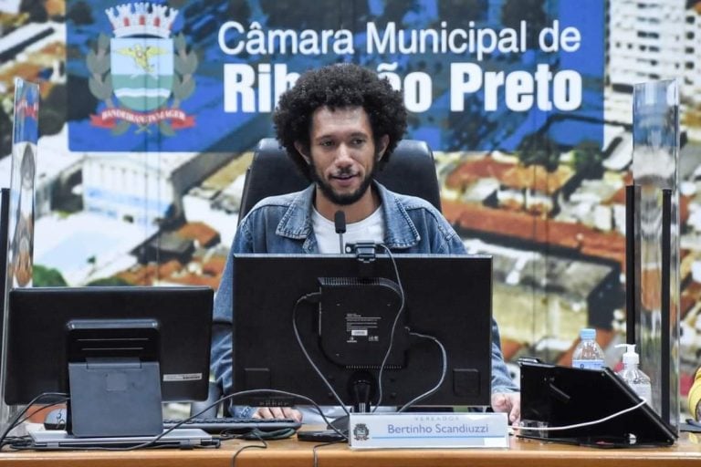 Vereador acusa perseguição política na Câmara